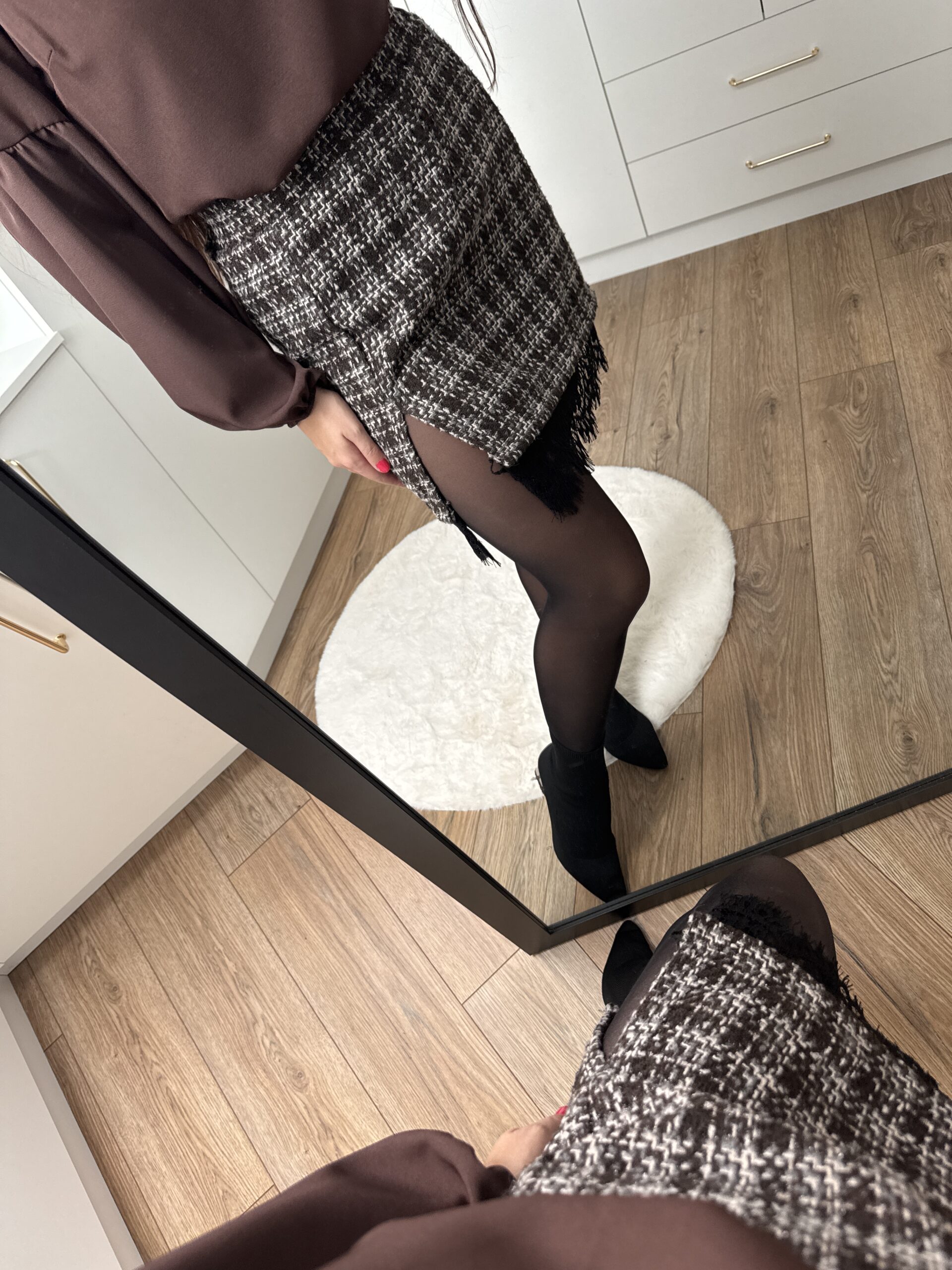 Spódnica Mini Z Koronką Spódnica Mini Z Koronką