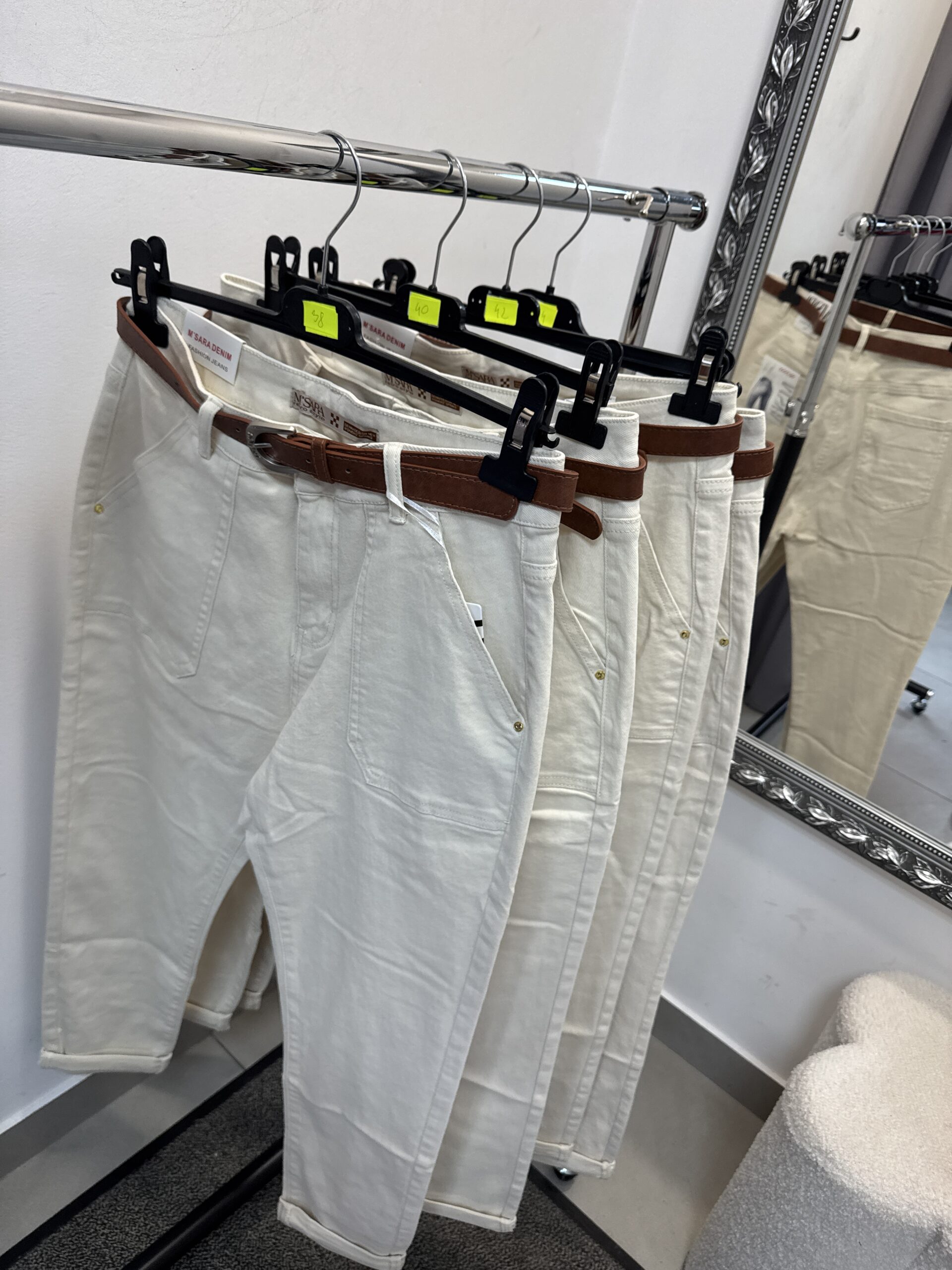 Spodnie Beżowe Mom Fit Spodnie Beżowe Mom Fit - obrazek 3