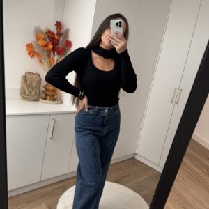 Sweter Z Chokerem Dopasowany